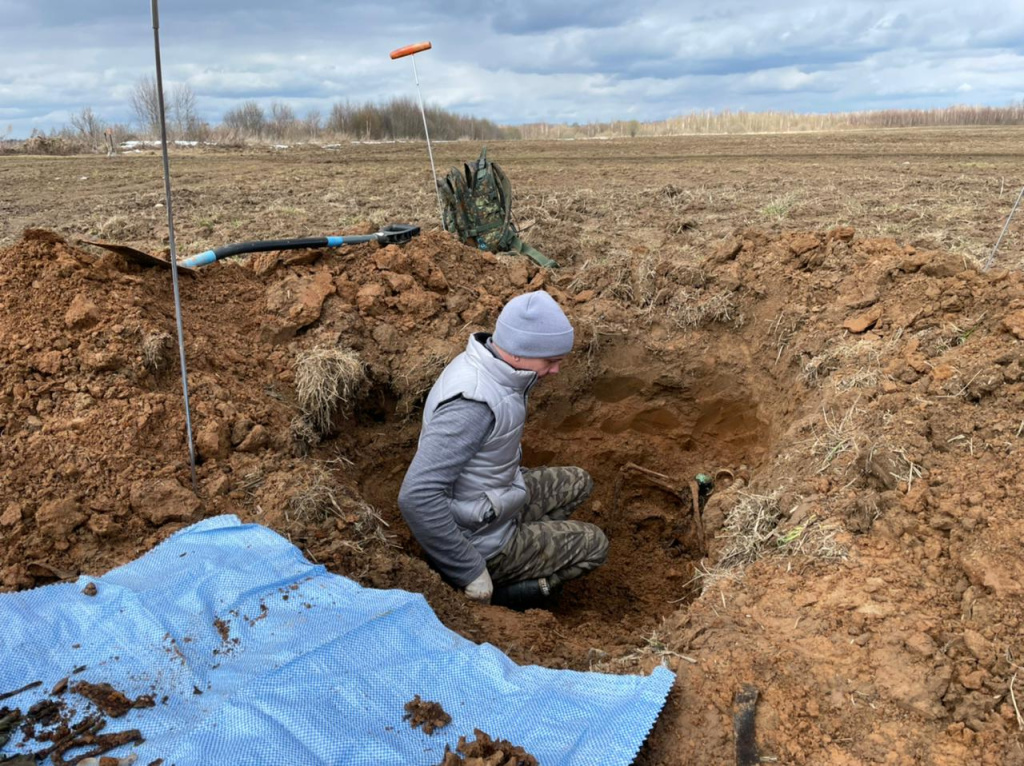 Нешатаев раскоп.jpg Нешатаев раскоп.jpg